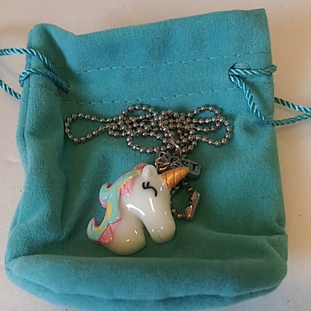 Unicorn Necklace New In Box - Picture 2 of 4